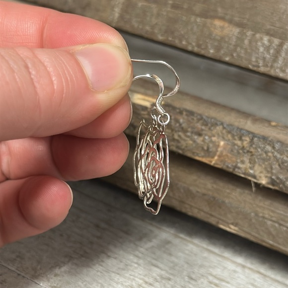 FAS Thai great shape stamped rose sterling silver 925 shiny well made earrings - Picture 4 of 6